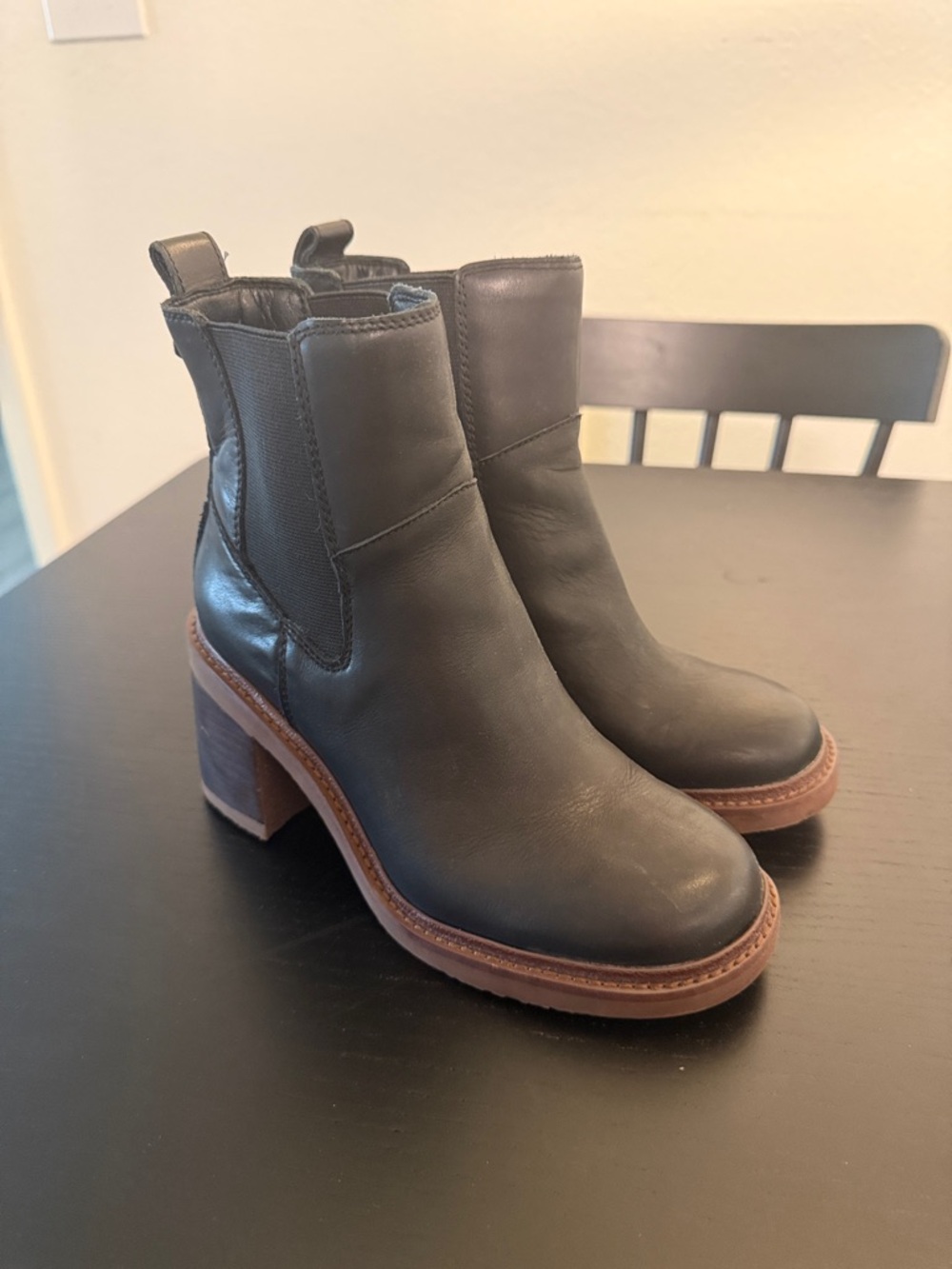 NWOB Crown Vintage Black Leather Chunky Heel Chelsea Booties